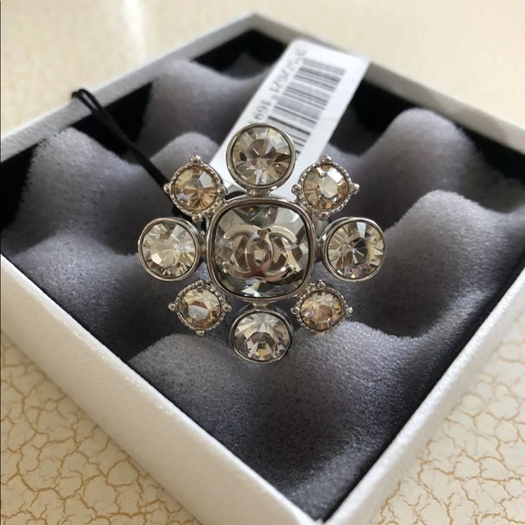 🌹AUTHENTIC CHANEL CRYSTAL RING - Picture 7 of 7